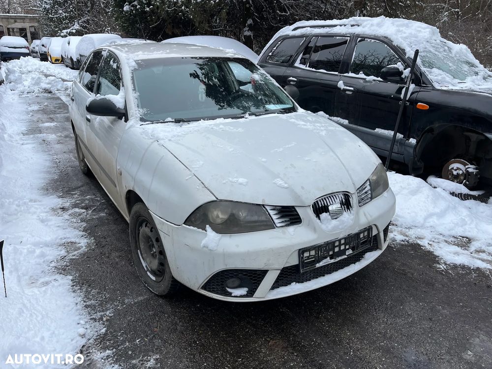 Dezmembrez Seat Ibiza 2008 alb 4 usi 1,4 benzina BXW - 1