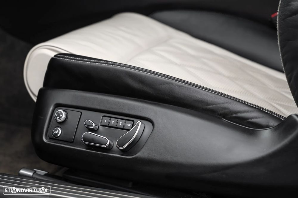 Bentley Continental GT V8 S - 27