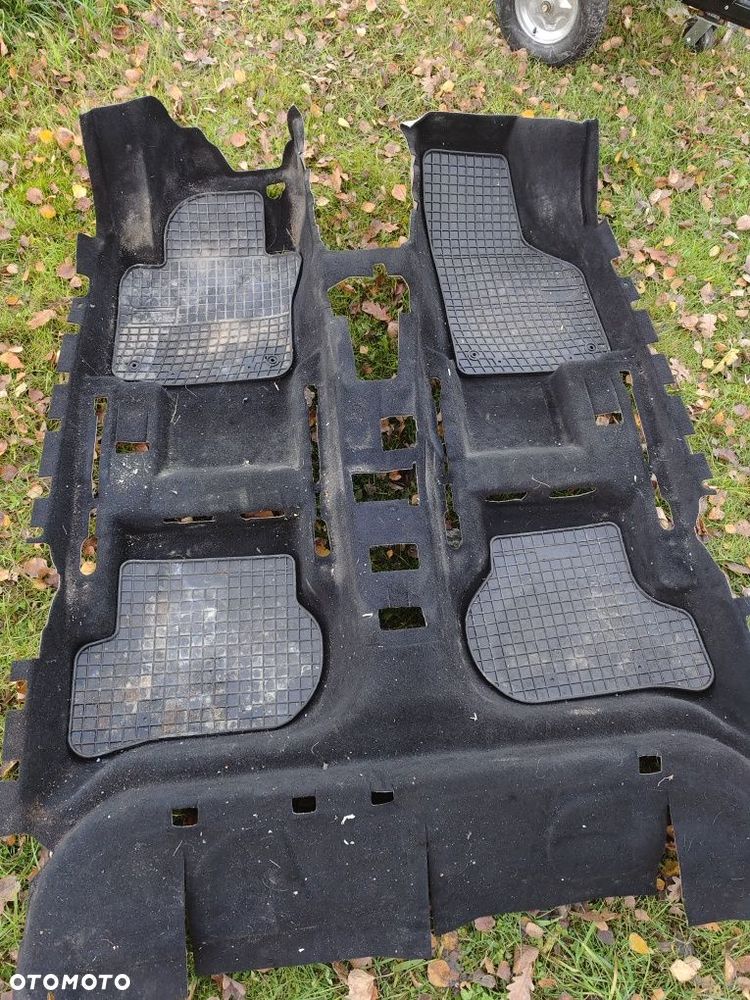 Wykładzina dywan tapicerka Seat Leon 2 2010r + dywaniki gumowe - 1