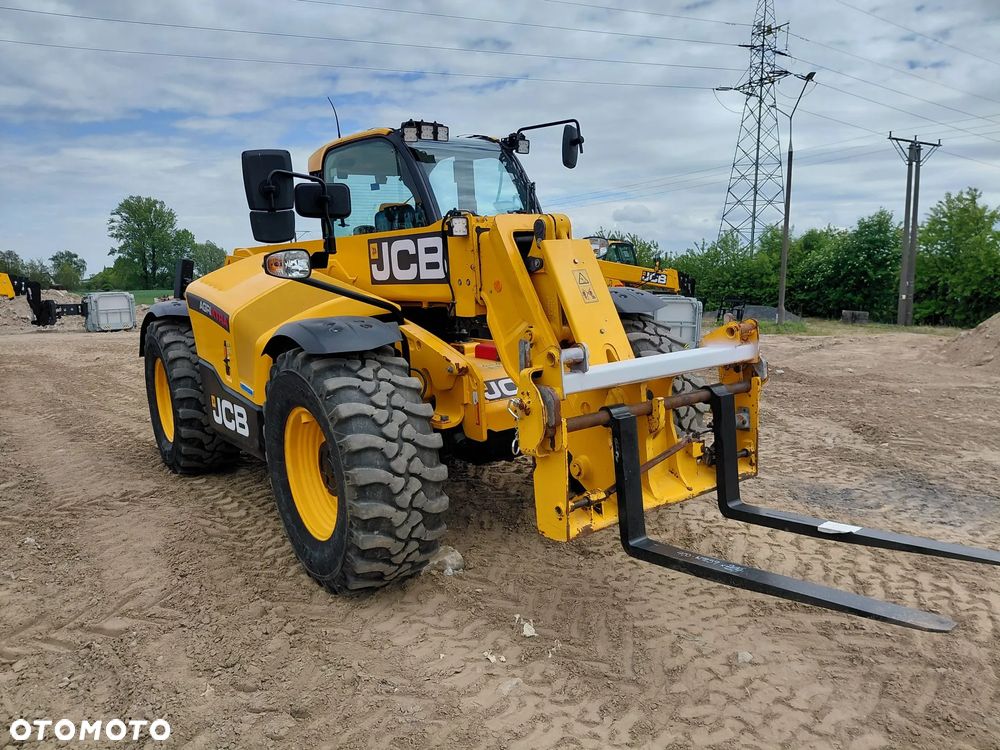 JCB 542-70 Agri Xtra - 11