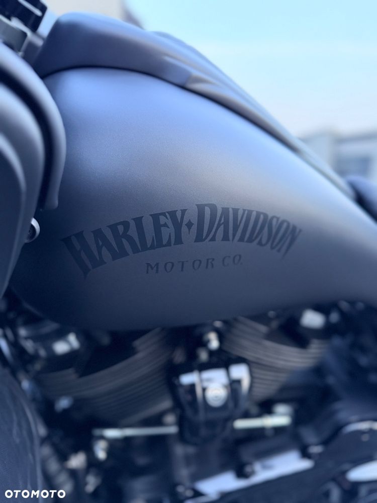 Harley-Davidson Touring Road Glide - 22