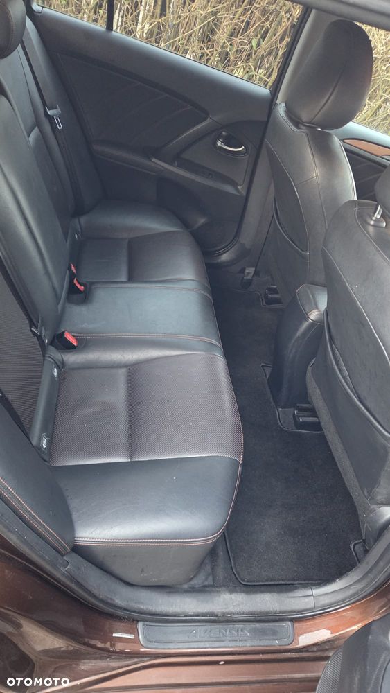 Toyota Avensis 1.8 Premium - 8