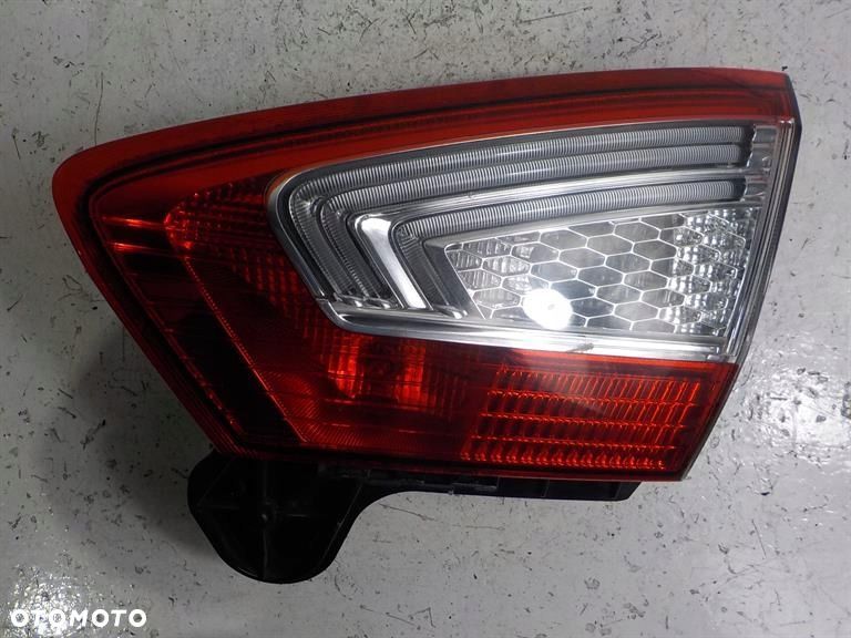 FORD MONDEO IV MK4 HB LIFT LAMPA W KLAPĘ PRAWA LED - 1