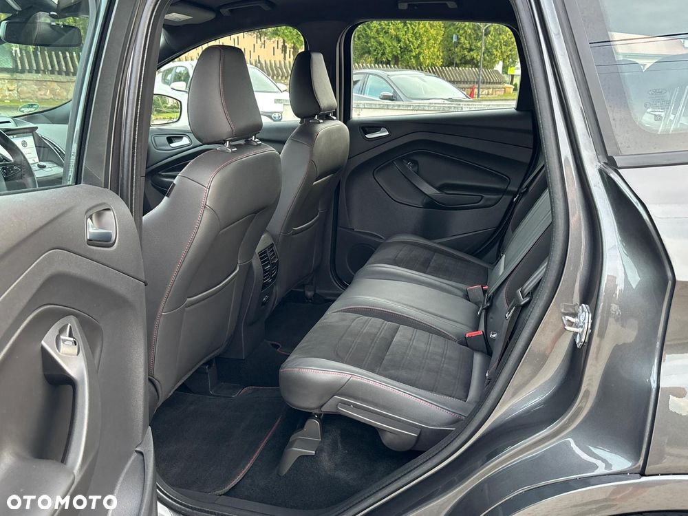 Ford Kuga 2.0 TDCi 4x4 ST-Line - 12