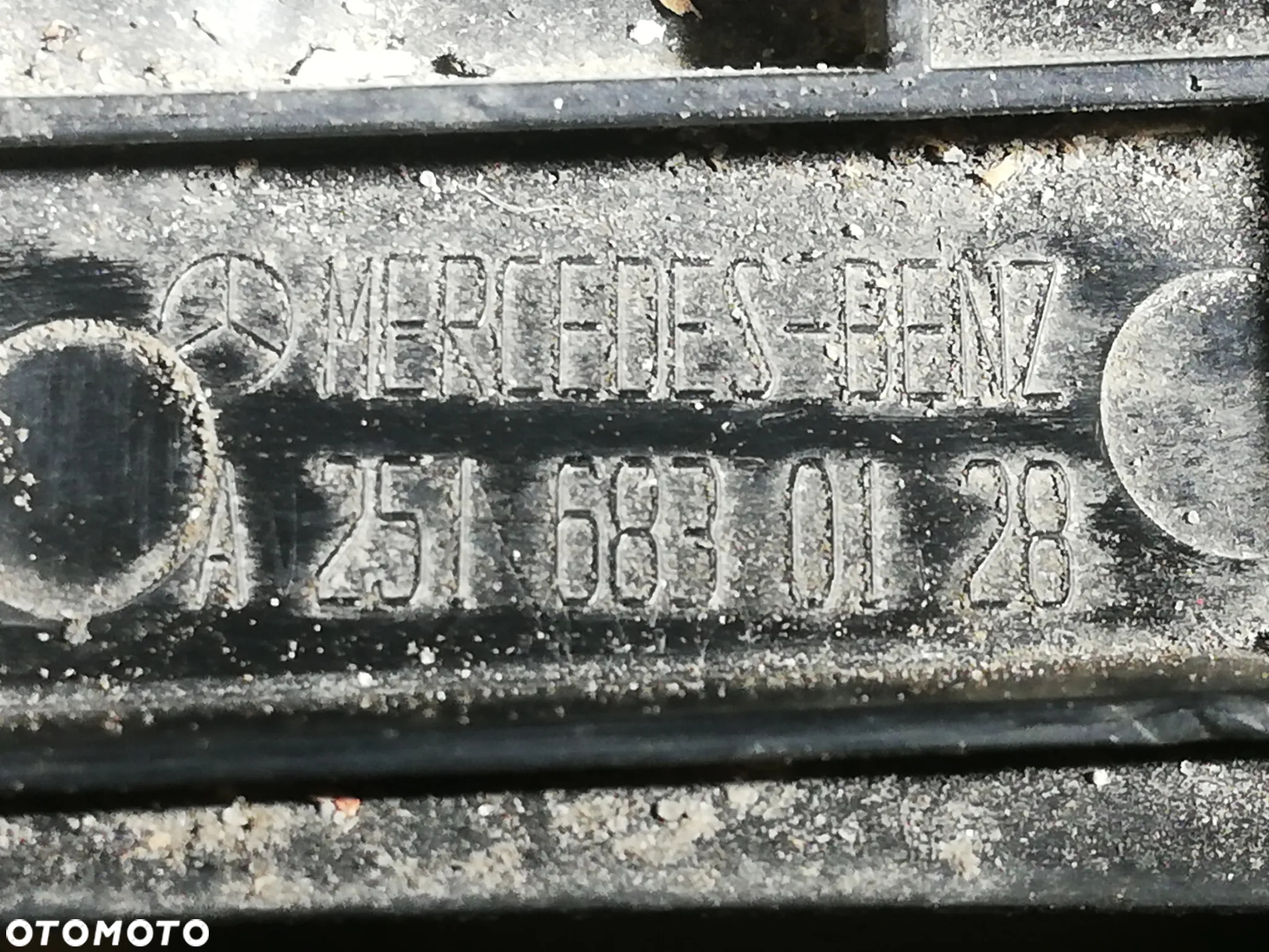 gniazdo zapalniczki 12V TYŁ TYLNE MERCEDES R W251 A2516830128 - 2