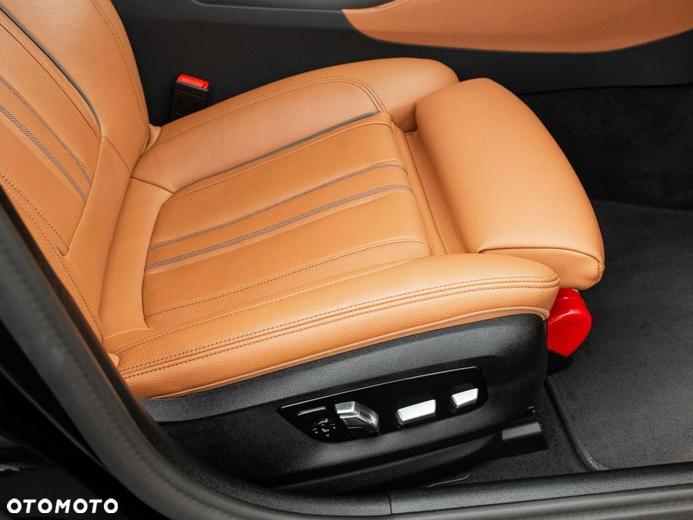 BMW Seria 5 540i xDrive mHEV M Sport sport - 34