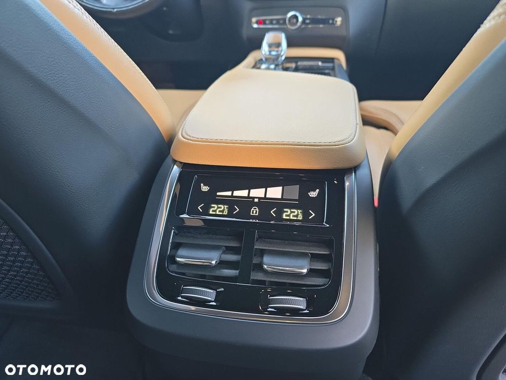 Volvo XC 90 - 25