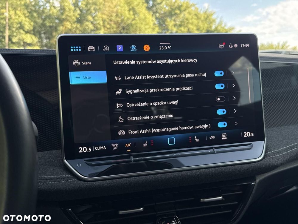 Volkswagen Passat - 25