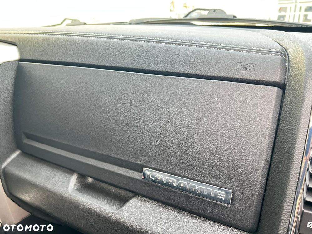 RAM 1500 Crew Cab Laramie - 36