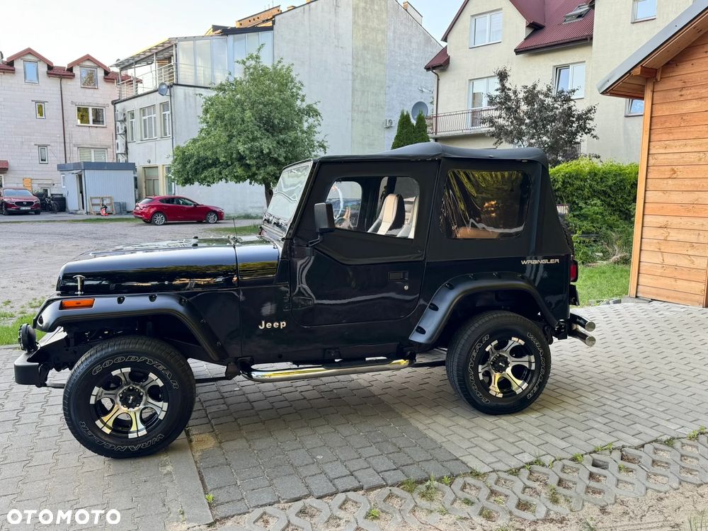 Jeep Wrangler - 8