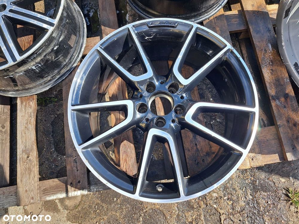 Oryg. Mercedes C-Klasa 205 A205 W205 19 AMG A2054016500 8.5j et52 lift 4619