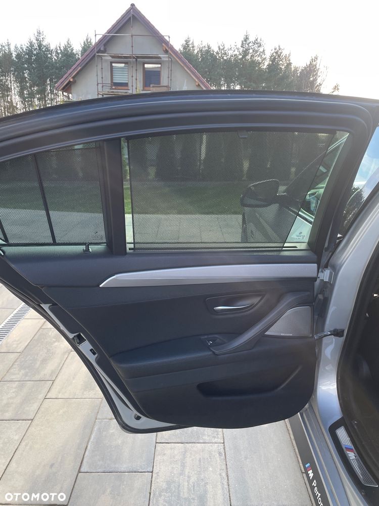 BMW Seria 5 M550d xDrive - 10