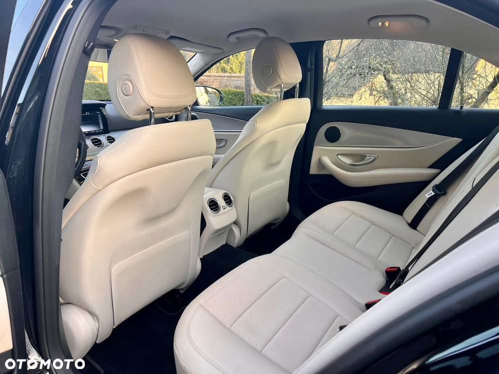 Mercedes-Benz Klasa E 220 d 4-Matic 9G-TRONIC - 5