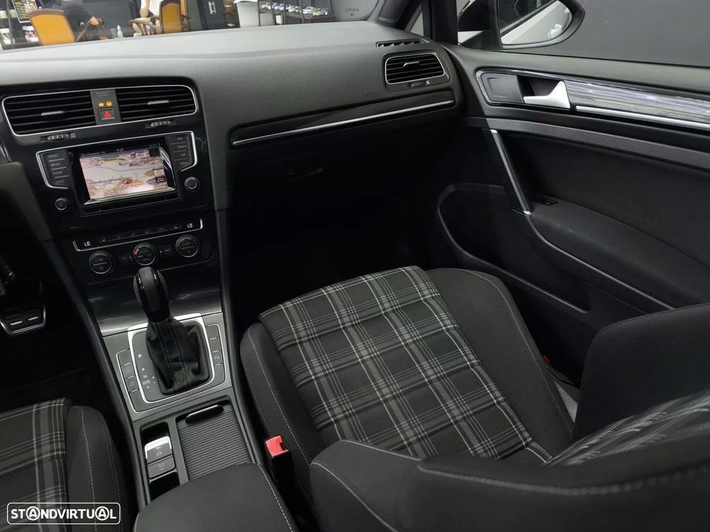 VW Golf 2.0 TDI GTD DSG - 27