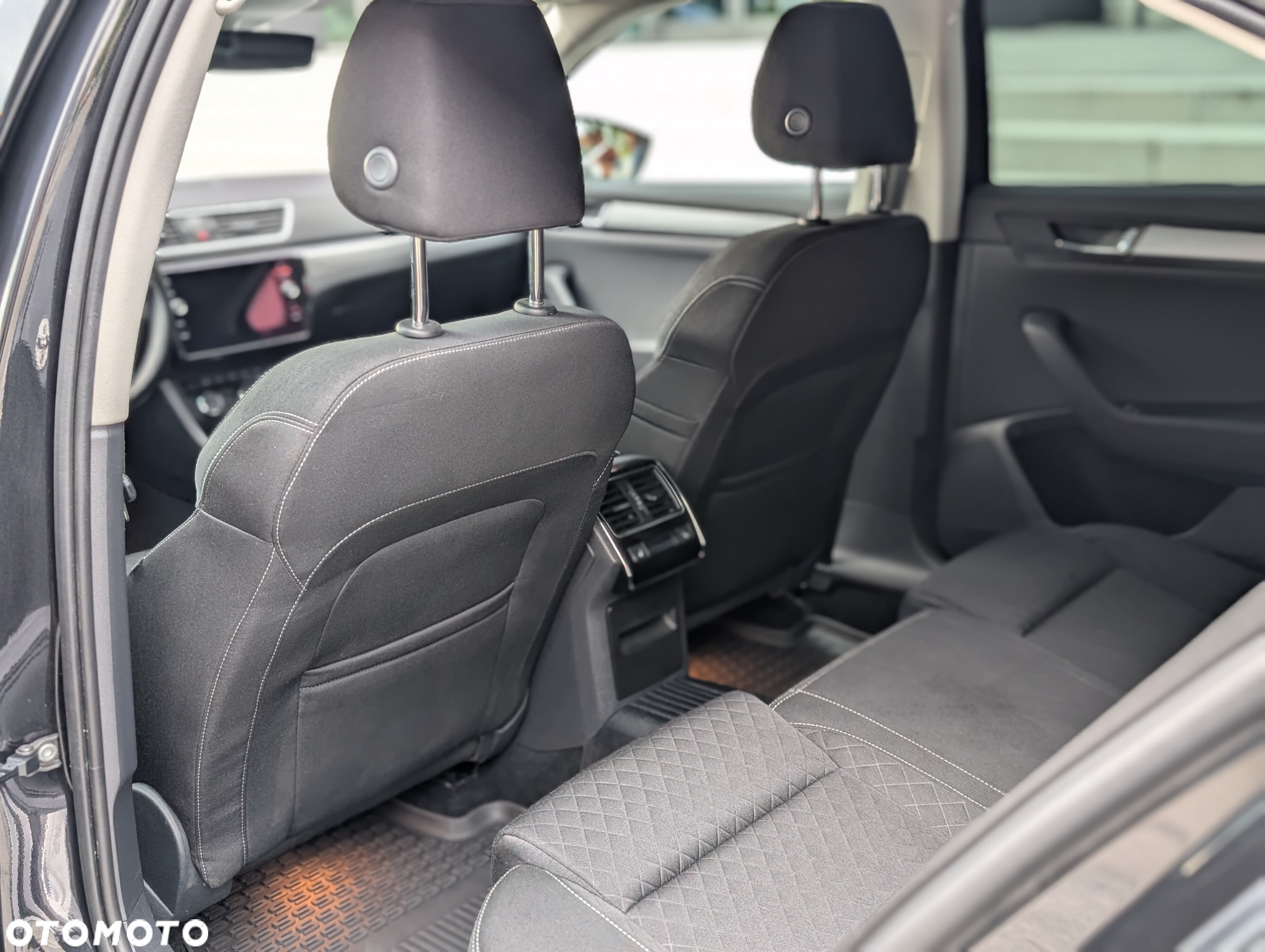 Skoda Superb 2.0 TDI Ambition DSG - 13