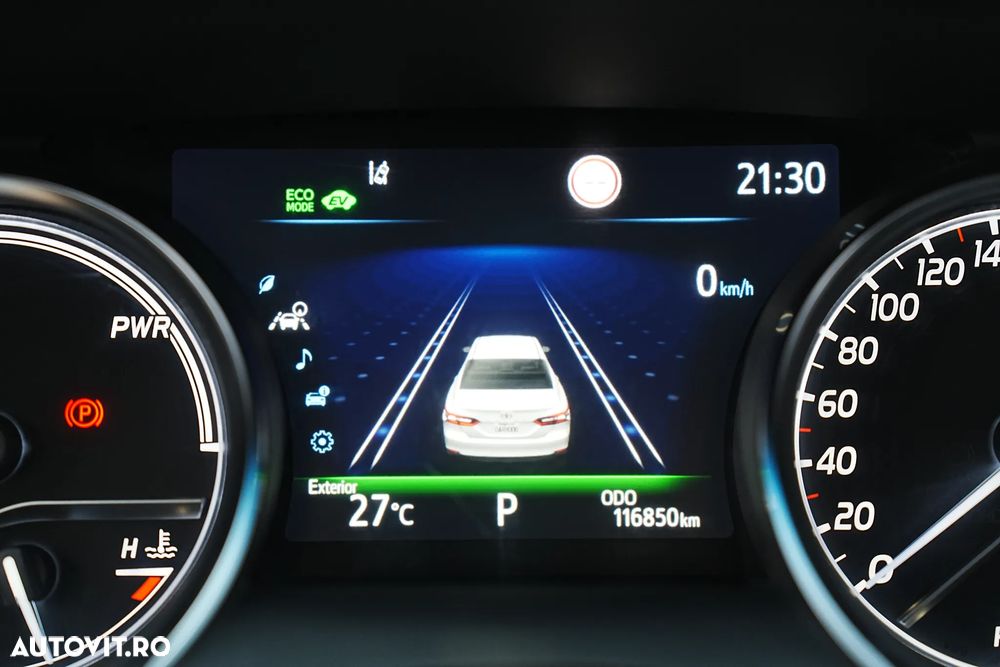 Toyota Camry Luxury - 20