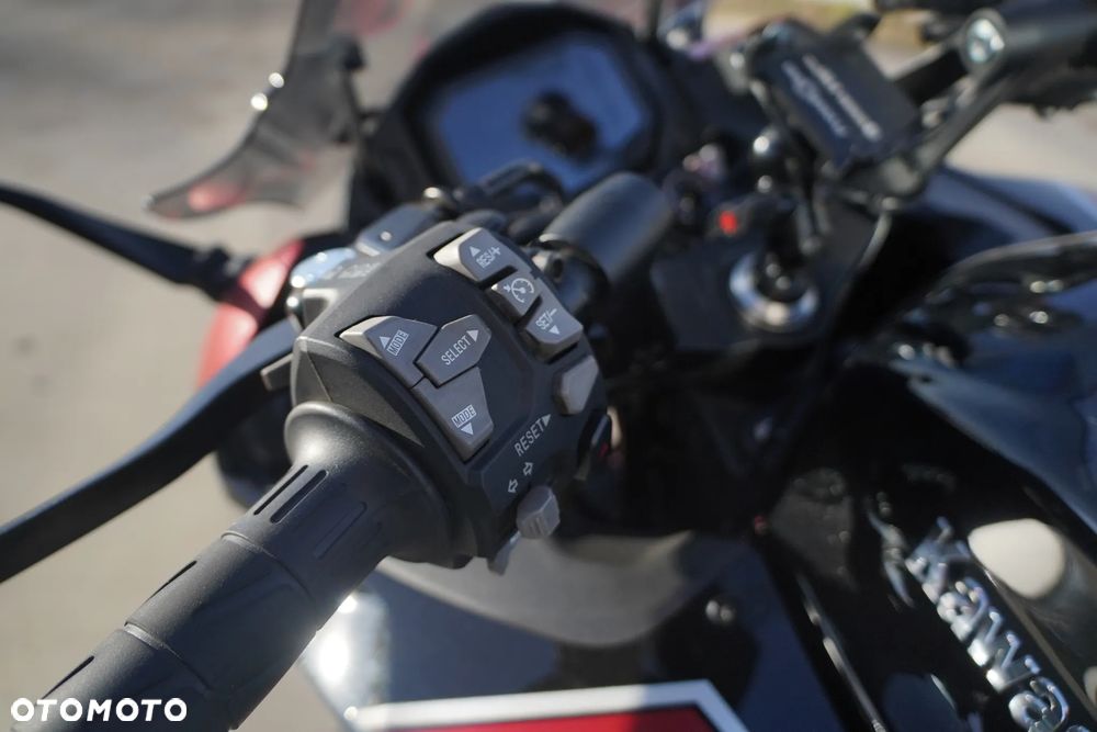 Kawasaki Ninja 1000 SX - 14