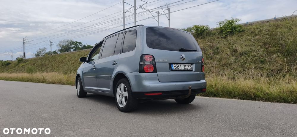 Volkswagen Touran 2.0 TDI Highline DSG - 5
