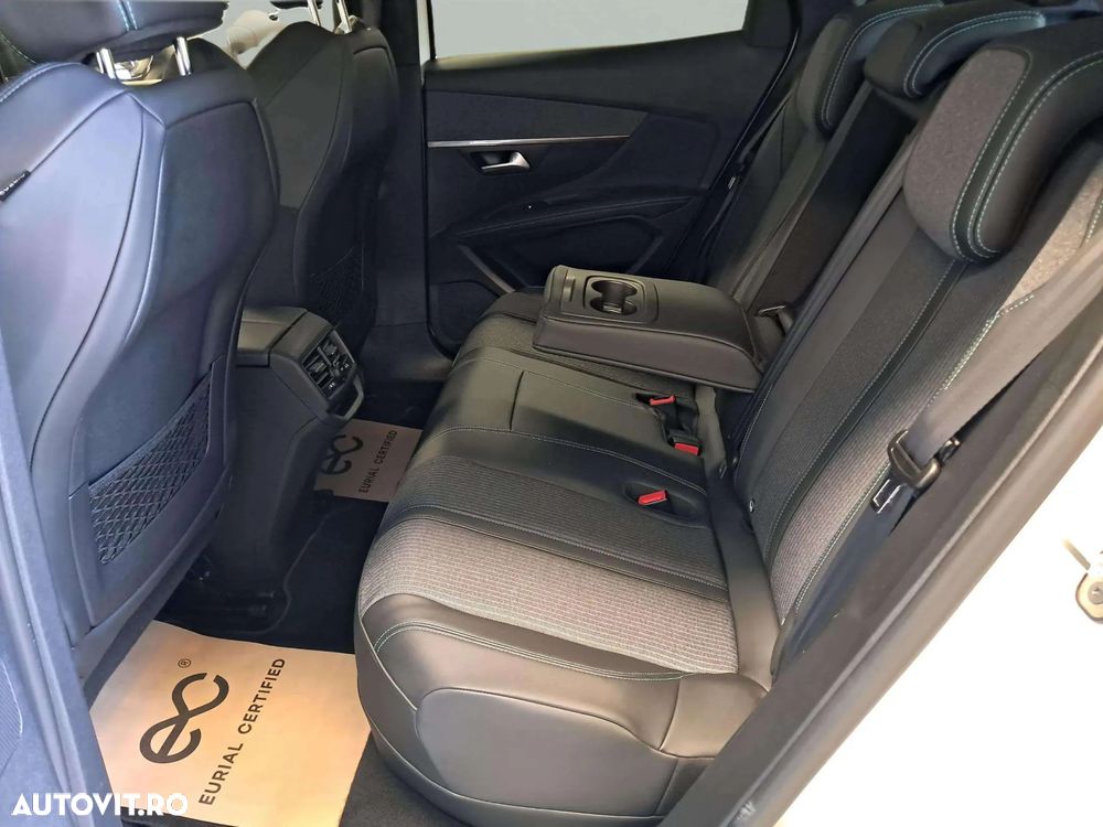 Peugeot 3008 PHEV 300 EAT8 4X4 Allure Pack - 12