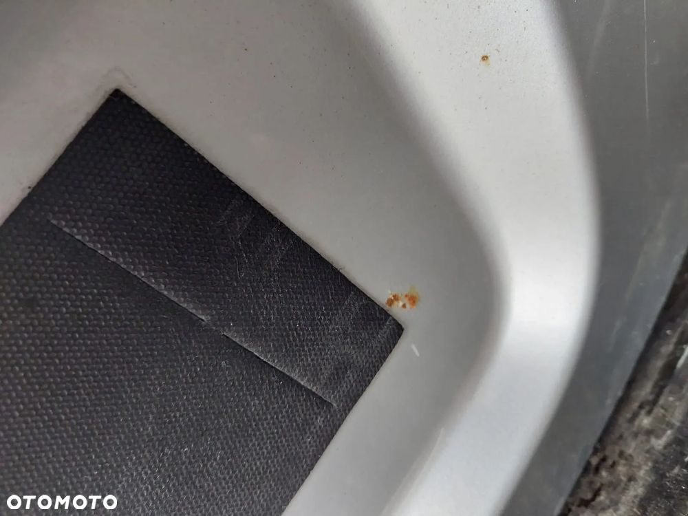 KLAPA BAGAŻNIKA kompletna SKODA OCTAVIA II  HB 9102 - 4