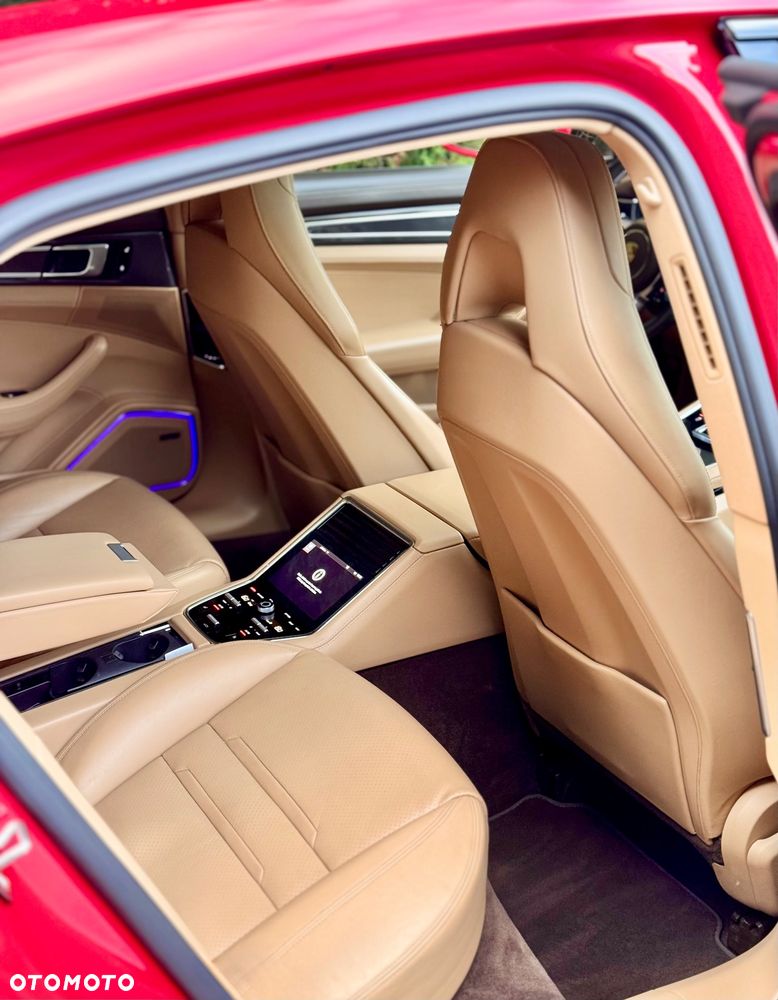 Porsche Panamera 4S - 9