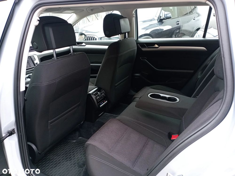 Volkswagen Passat Variant 2.0 TDI BMT SCR Trendline DSG7 - 11