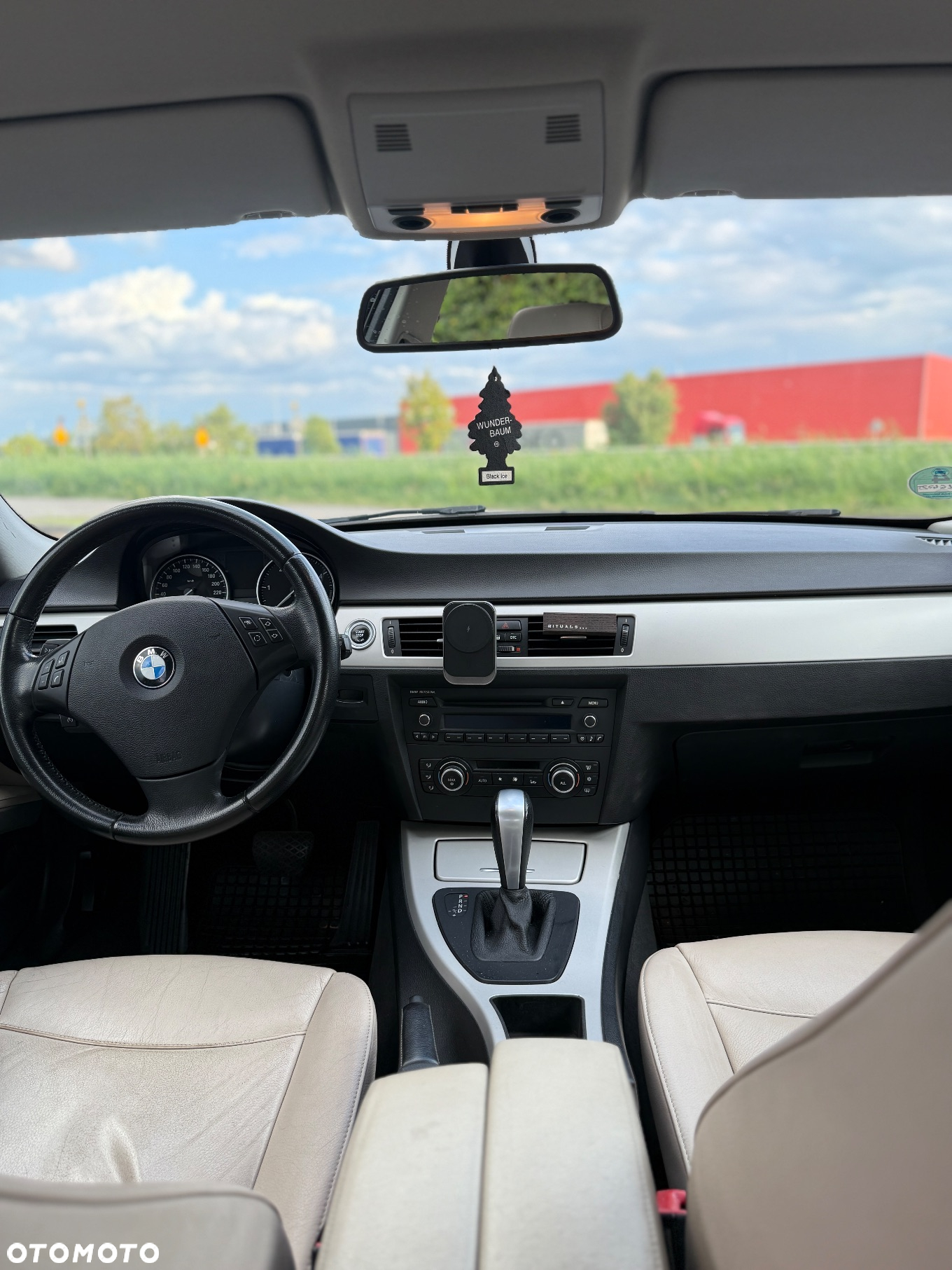 BMW Seria 3 320d DPF Touring - 11