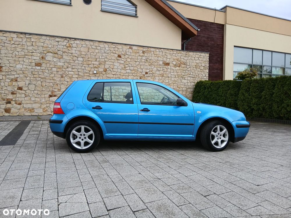 Volkswagen Golf - 4