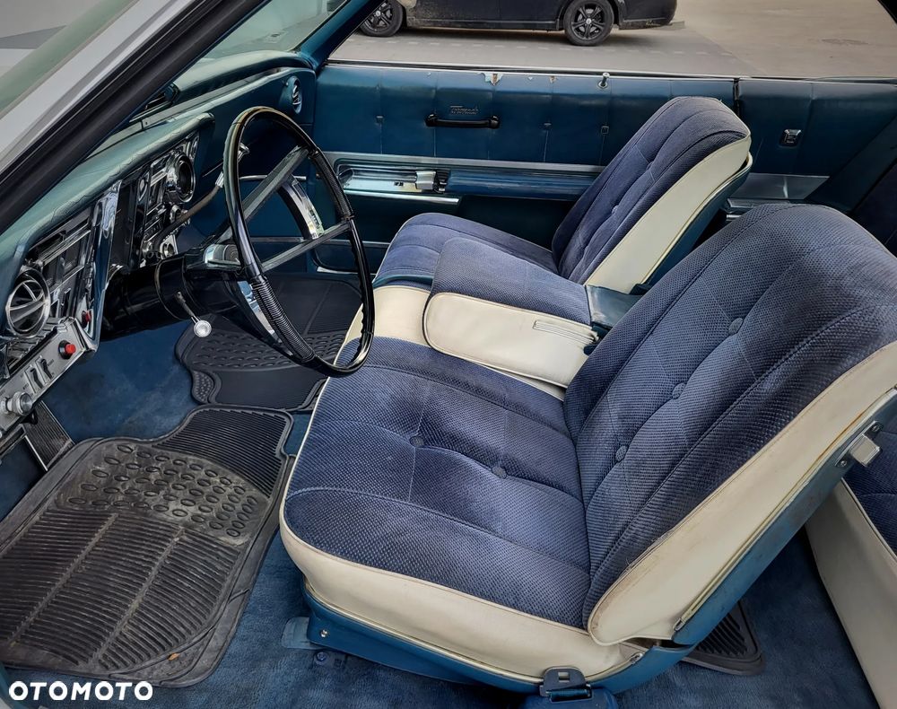 Oldsmobile Toronado - 10