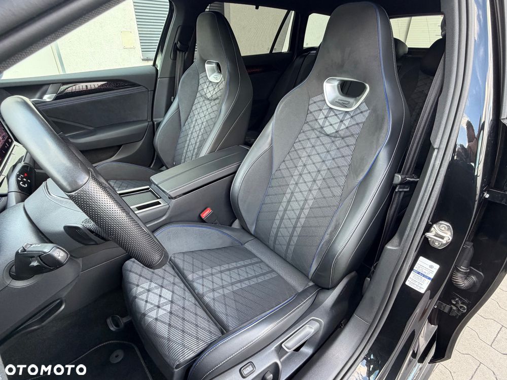 Volkswagen Passat Variant 2.0 TDI SCR DSG R-Line - 16