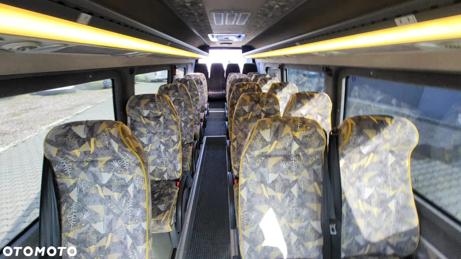 Volkswagen Crafter - 24 miejsca - 10