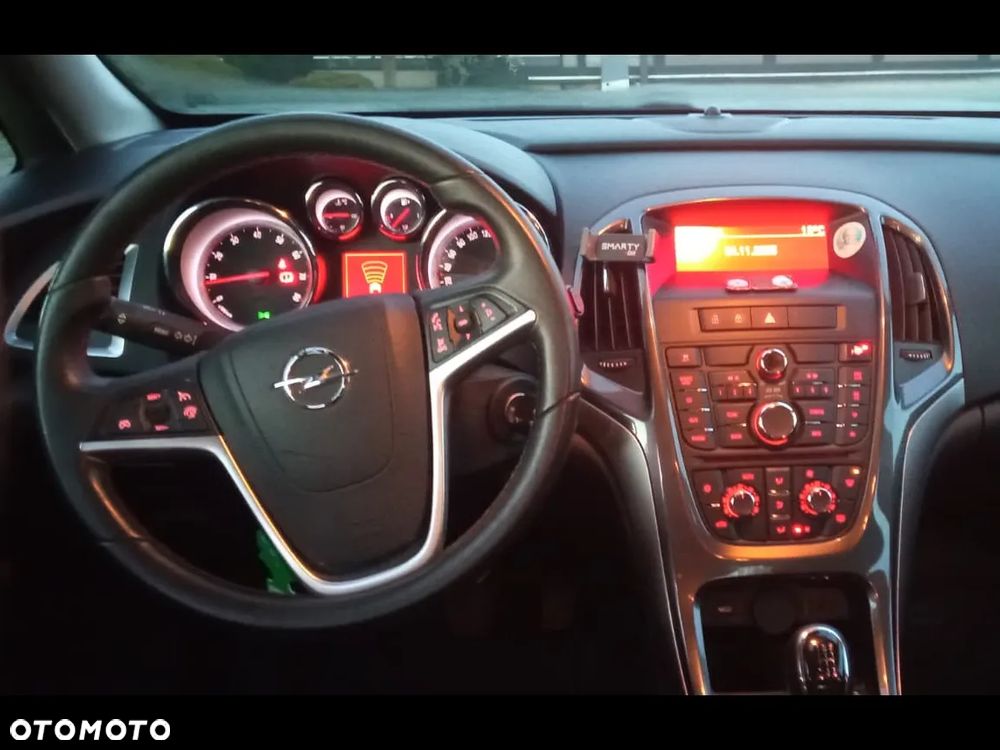 Opel Astra 1.4 T Essentia - 8