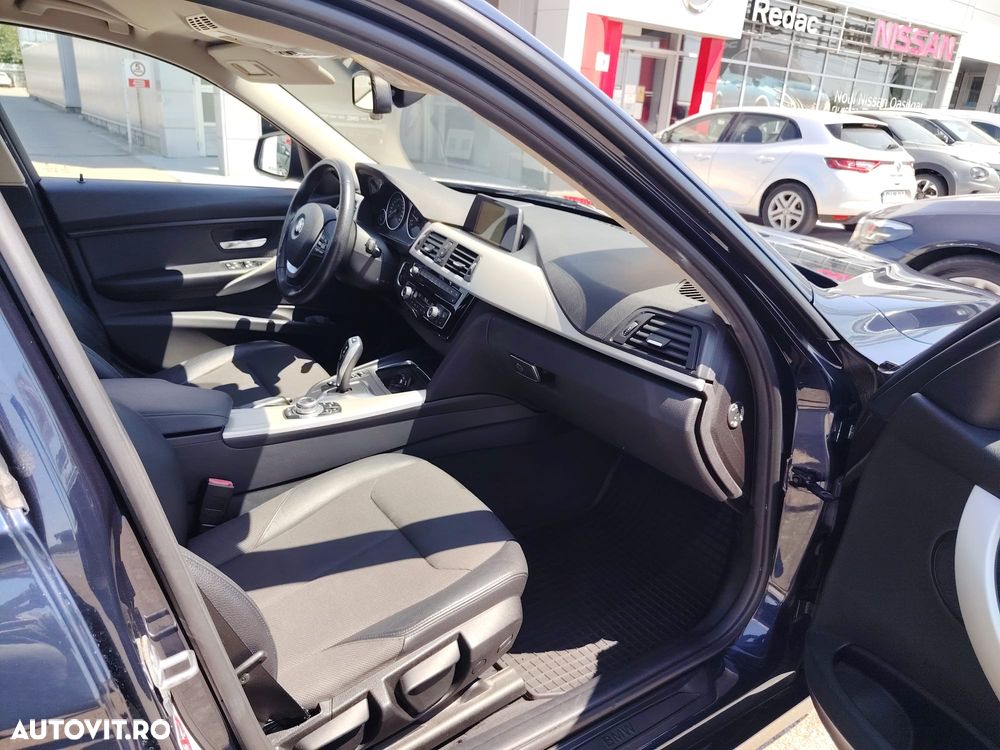 BMW Seria 3 320d xDrive AT - 12