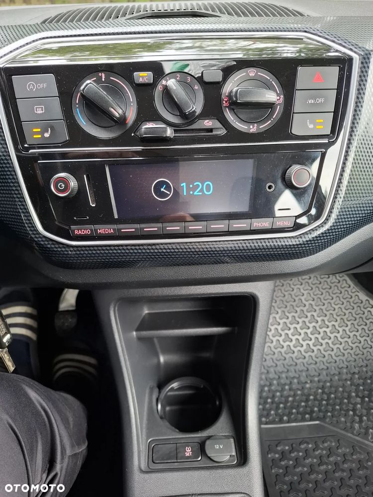 Volkswagen up! 1.0 beats - 15