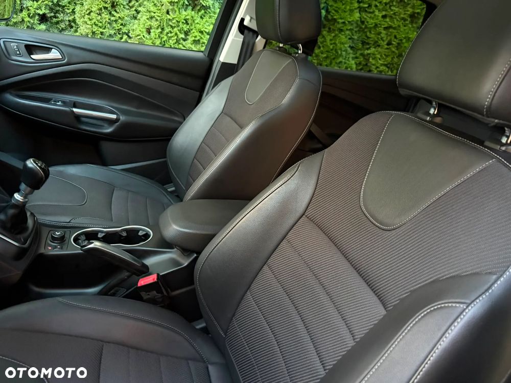 Ford Kuga 2.0 TDCi 4x4 Titanium - 9