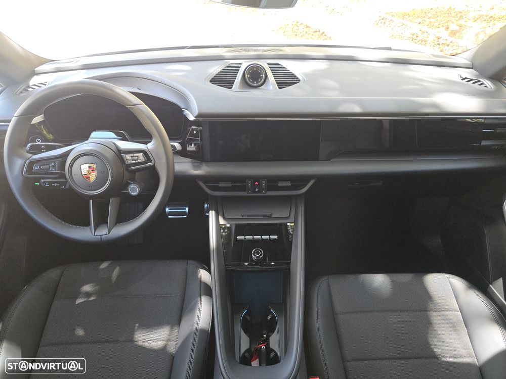 Porsche Macan Electric - 23