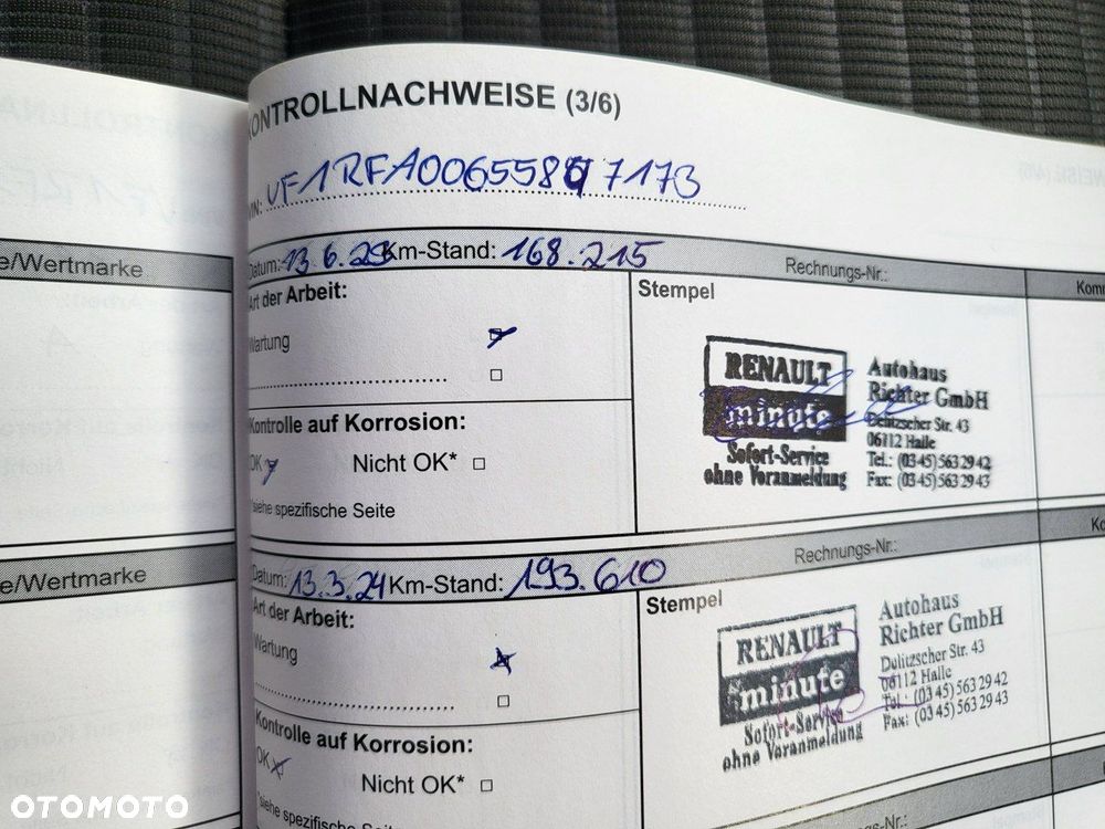 Renault Grand Scenic - 32