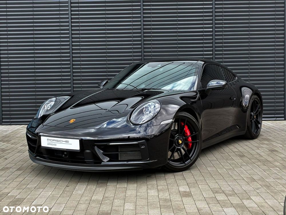 Porsche 911 Carrera 4 GTS - 2