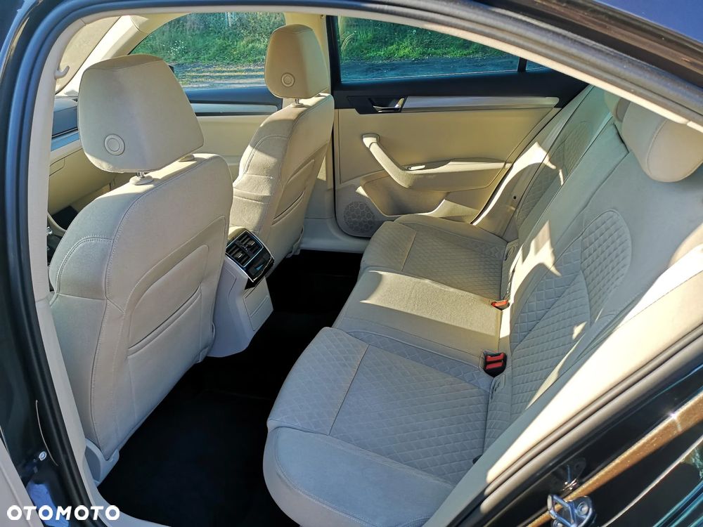 Skoda Superb 2.0 TDI DSG Premium Edition - 23
