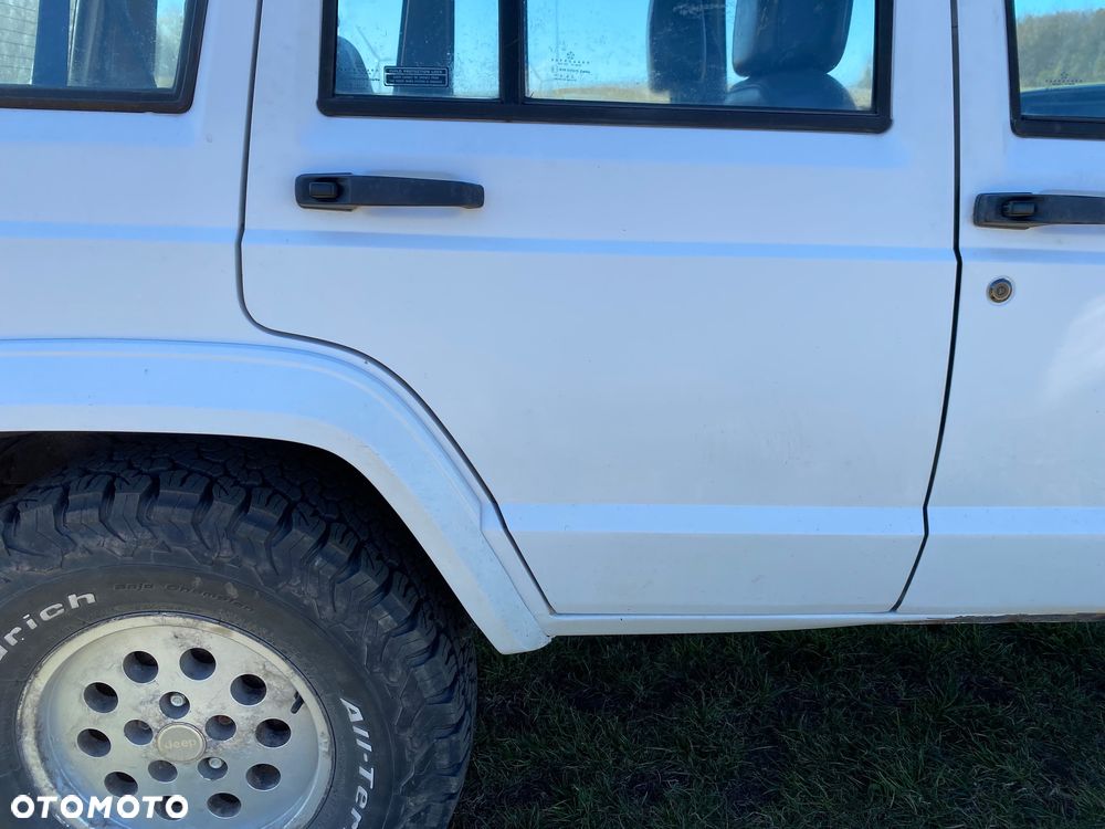Jeep Cherokee - 9