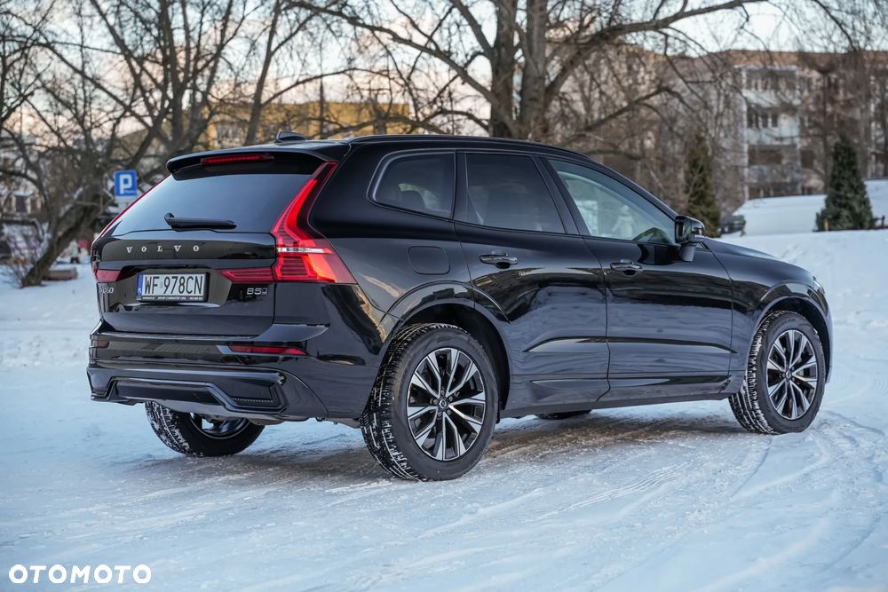 Volvo XC 60 B5 B AWD Ultimate Black Edition - 11