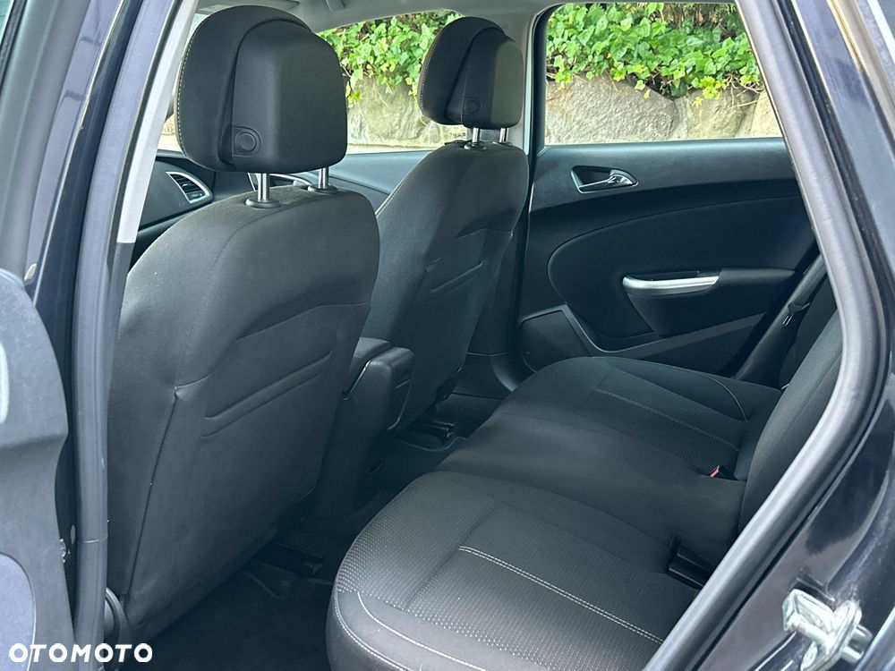 Opel Astra 1.7 CDTI Essentia - 12