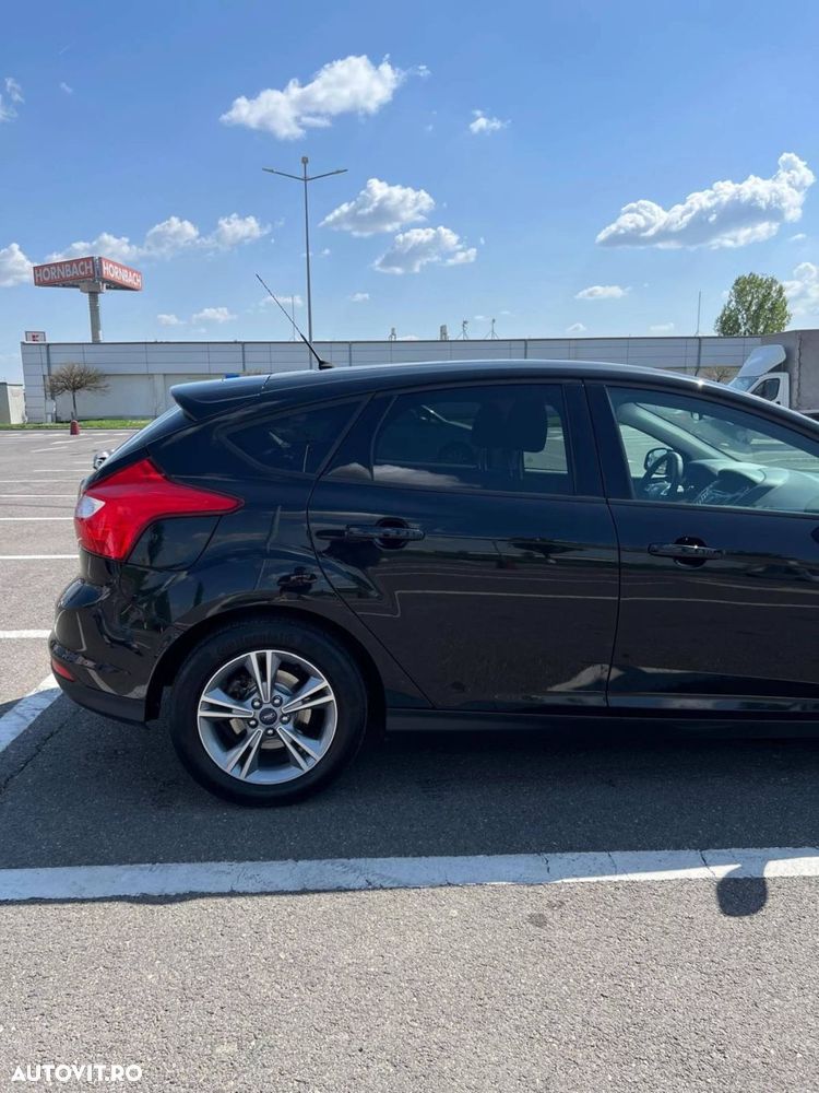 Ford Focus - 8