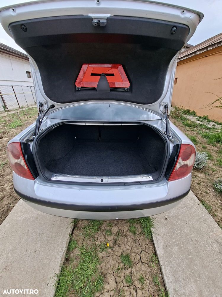 Volkswagen Passat 1.6 Family - 4