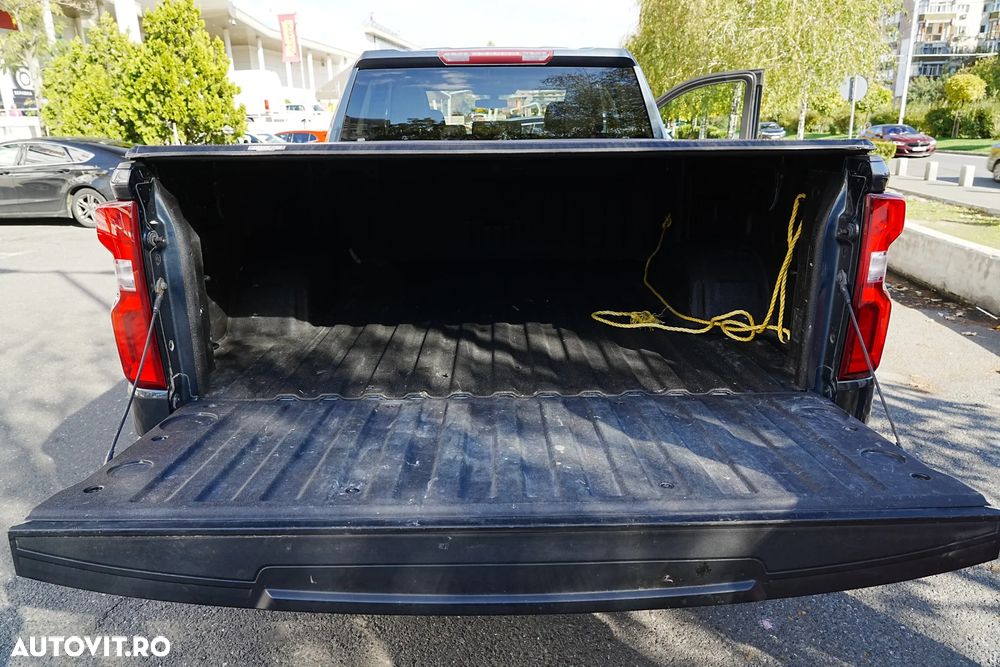 Chevrolet Silverado - 20