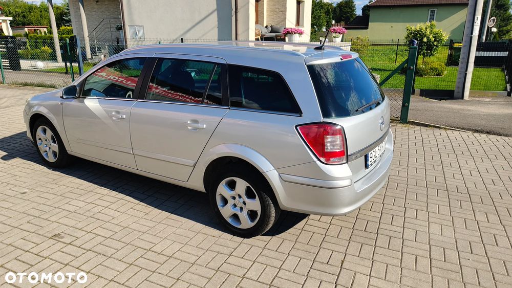 Opel Astra 1.9 CDTI DPF NAVI - 3