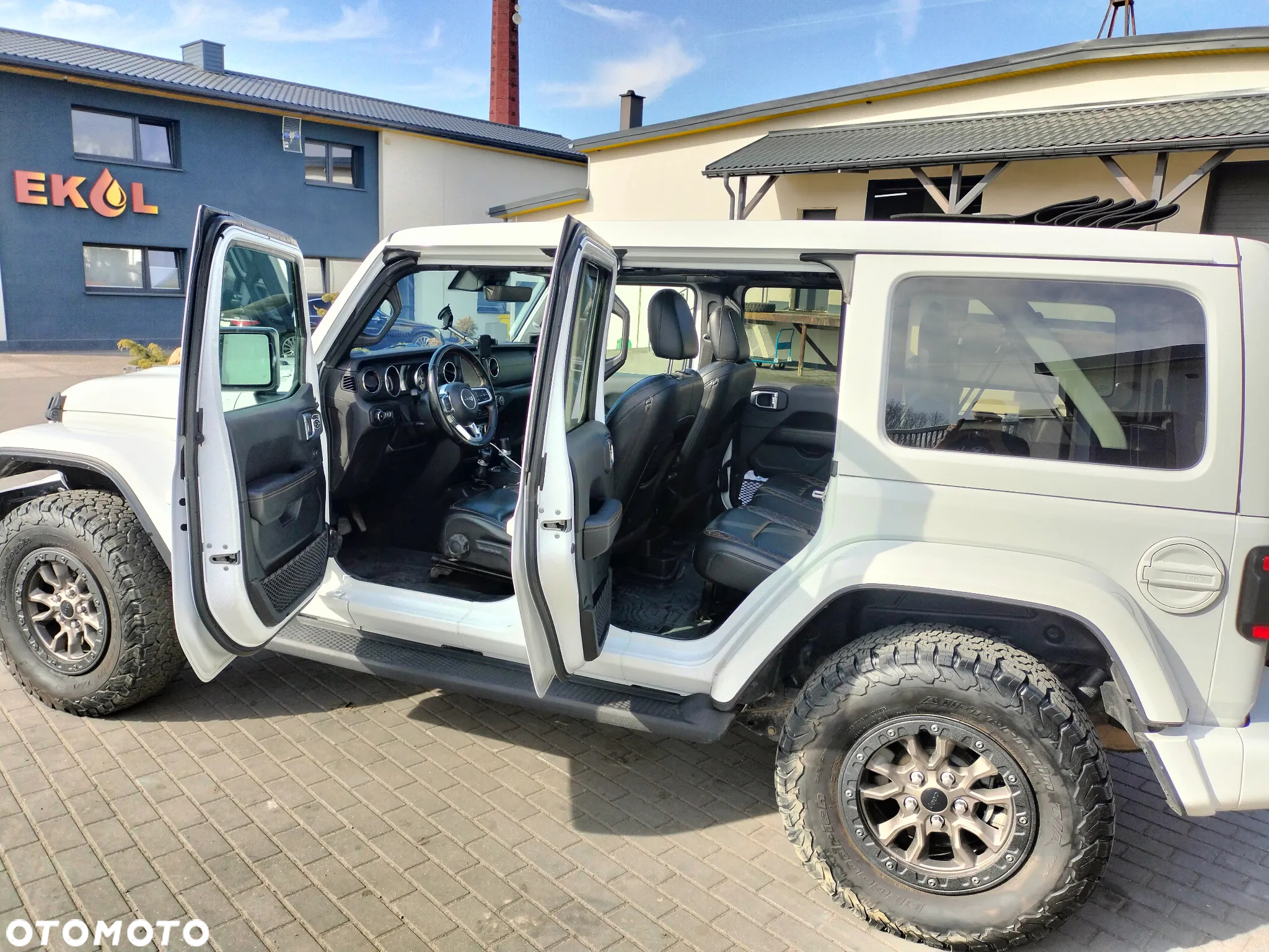 Jeep Wrangler - 10