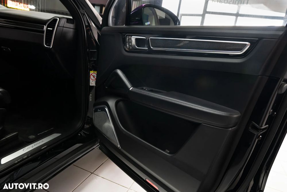 Porsche Cayenne S - 35