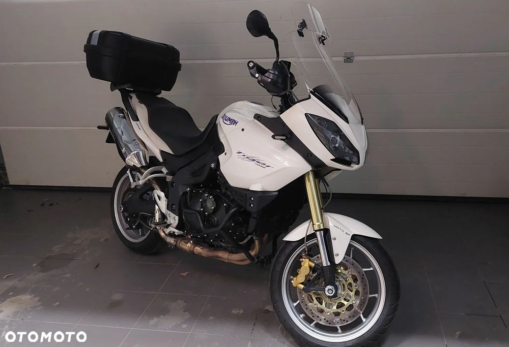 Triumph Tiger - 1