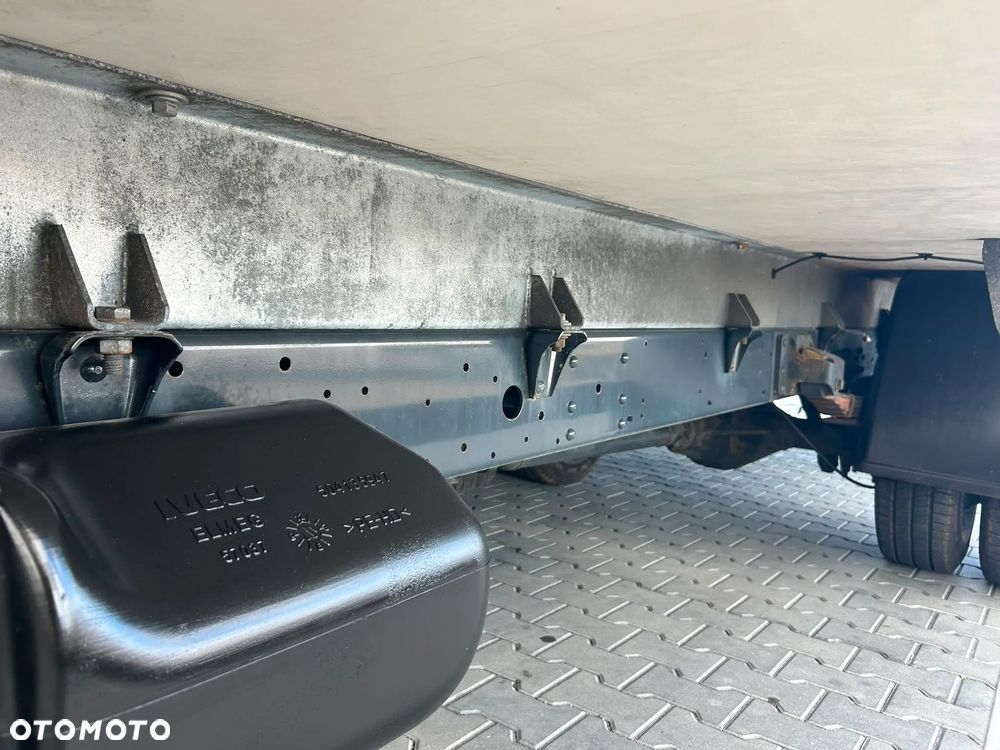 Iveco Daily 72C18 3.0 HPI Chłodnia 10 palet  + winda 750kg + drzwi boczne **Sprowadzony**2017R** - 16